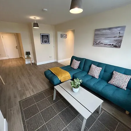 Two Bedroom Ground Floor Apartment, Professionally Managed *