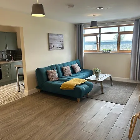 Two Bedroom Ground Floor Apartment, Professionally Managed *