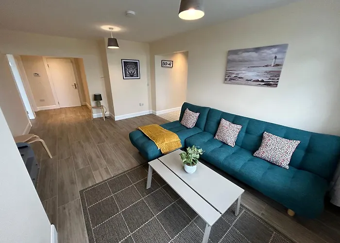 Two Bedroom Ground Floor Apartment, Professionally Managed *