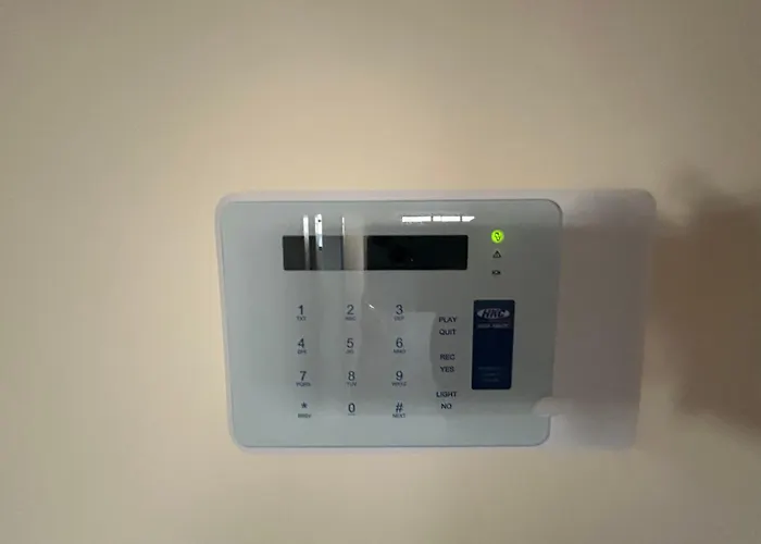 Two Bedroom Ground Floor Apartment, Professionally Managed Apartament