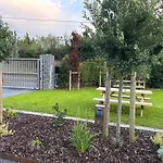 Two Bedroom Ground Floor Apartment, Professionally Managed Дублин