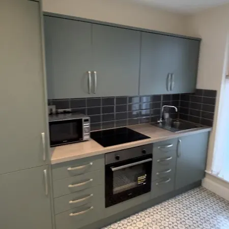 Two Bedroom Ground Floor Apartment, Professionally Managed * 都柏林
